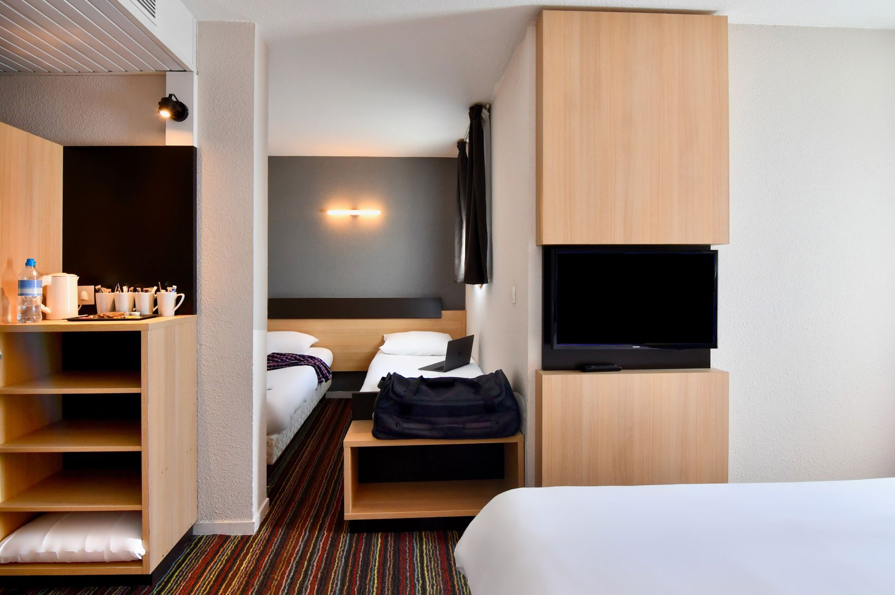 Chambre famille de l'hôtel Kyriad Tours Sud